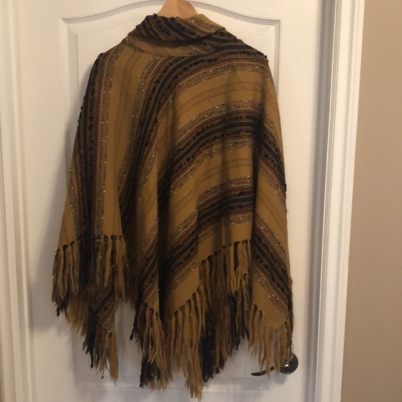Vintage AROLA 1970s (made in Finland) Poncho - Picture 4 of 7